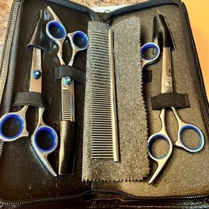 Grooming scissors ✂️ I thinner, 2 angled, 1 straight scissor and a comb EUC